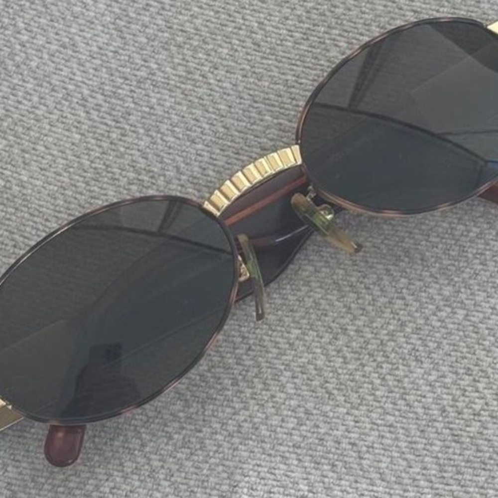 Authentic Fendi Black and Gold Sunglasses